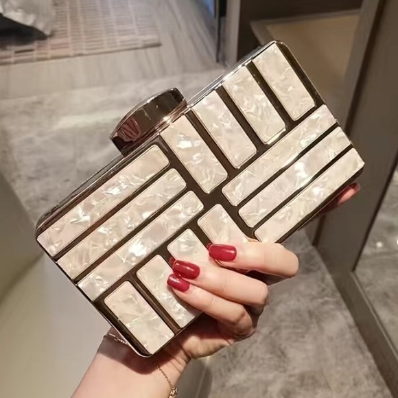 Luxe cream gold color party formal clutch - Picture 3 of 12